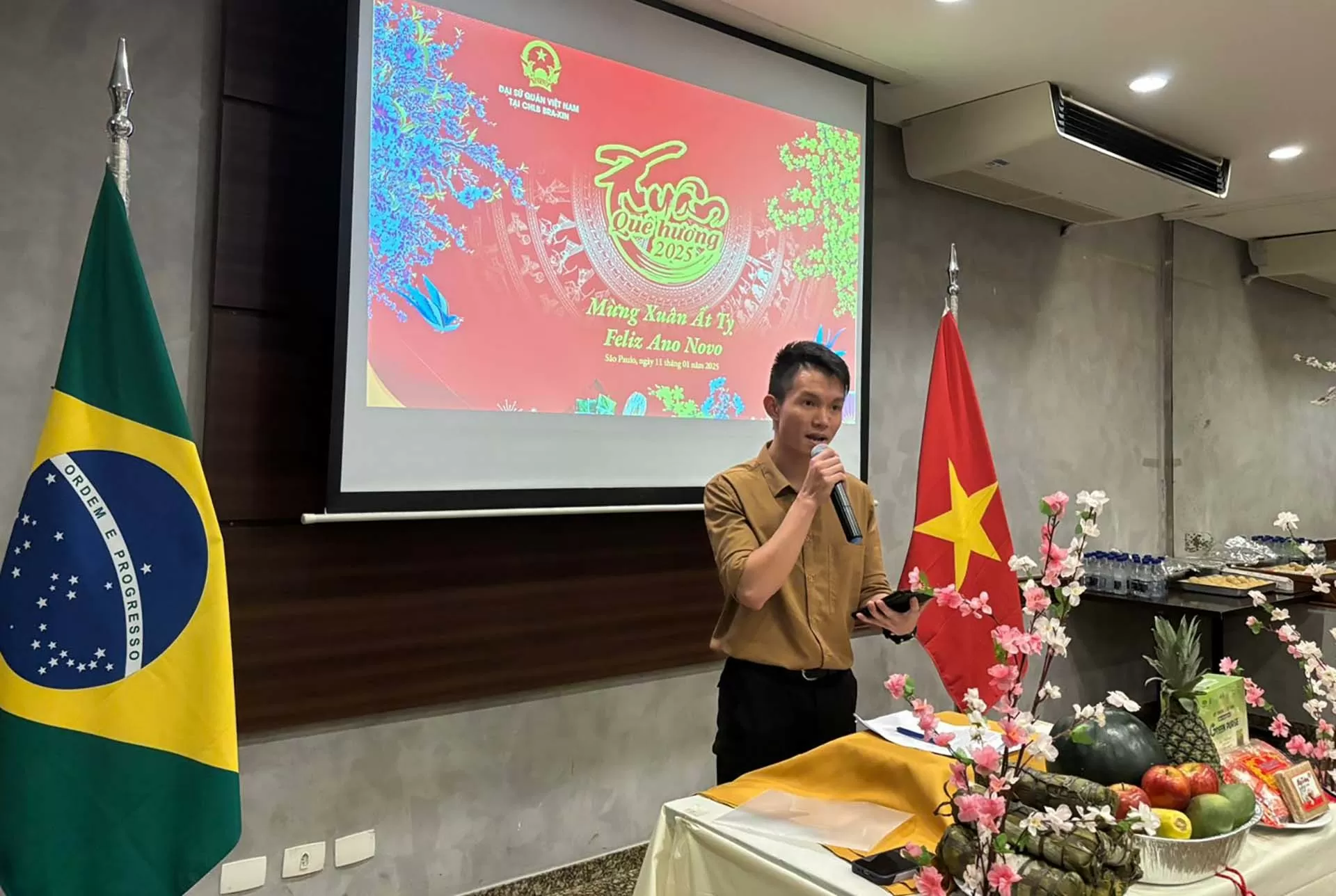 Đầm ấm chương trình Xuân Quê hương 2025 tại thành phố São Paulo, Brazil
