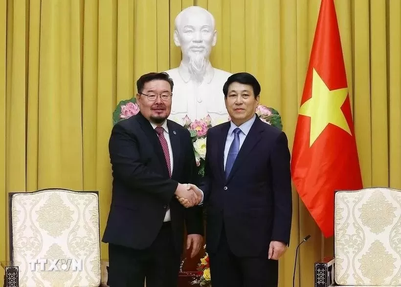 President Luong Cuong receives Chairman of the Presidential Office of Mongolia in Hanoi