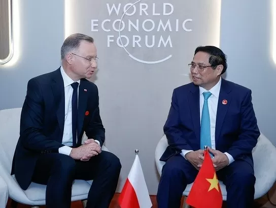 Thủ tướng Chính phủ Phạm Minh Chính gặp Tổng thống Ba Lan Andrzej Duda bên lề WEF Đại Liên tháng 6/2024. (Ảnh: VGP)