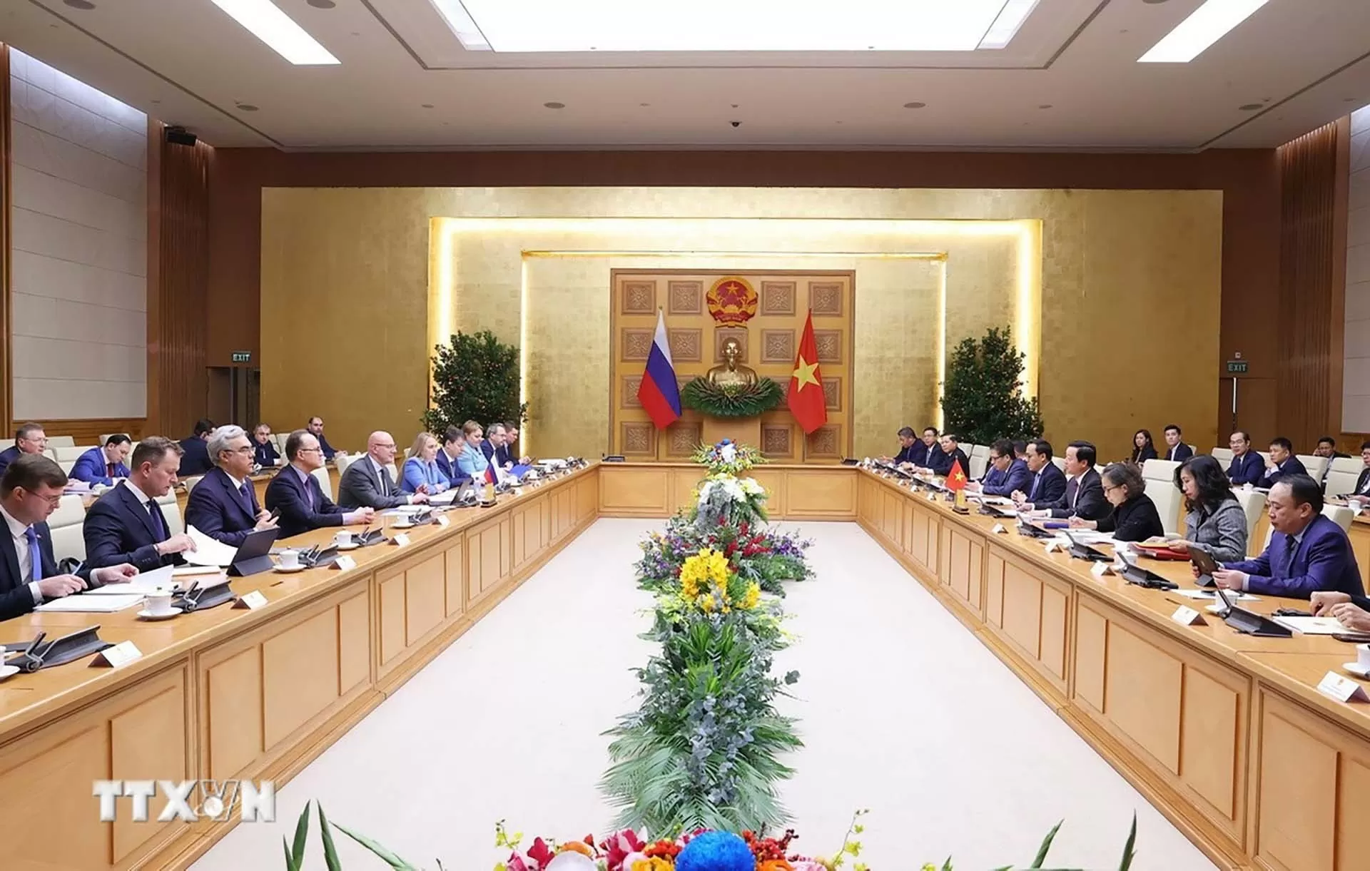 Phó Thủ tướng Trần Hồng Hà làm việc với Phó Thủ tướng Liên bang Nga