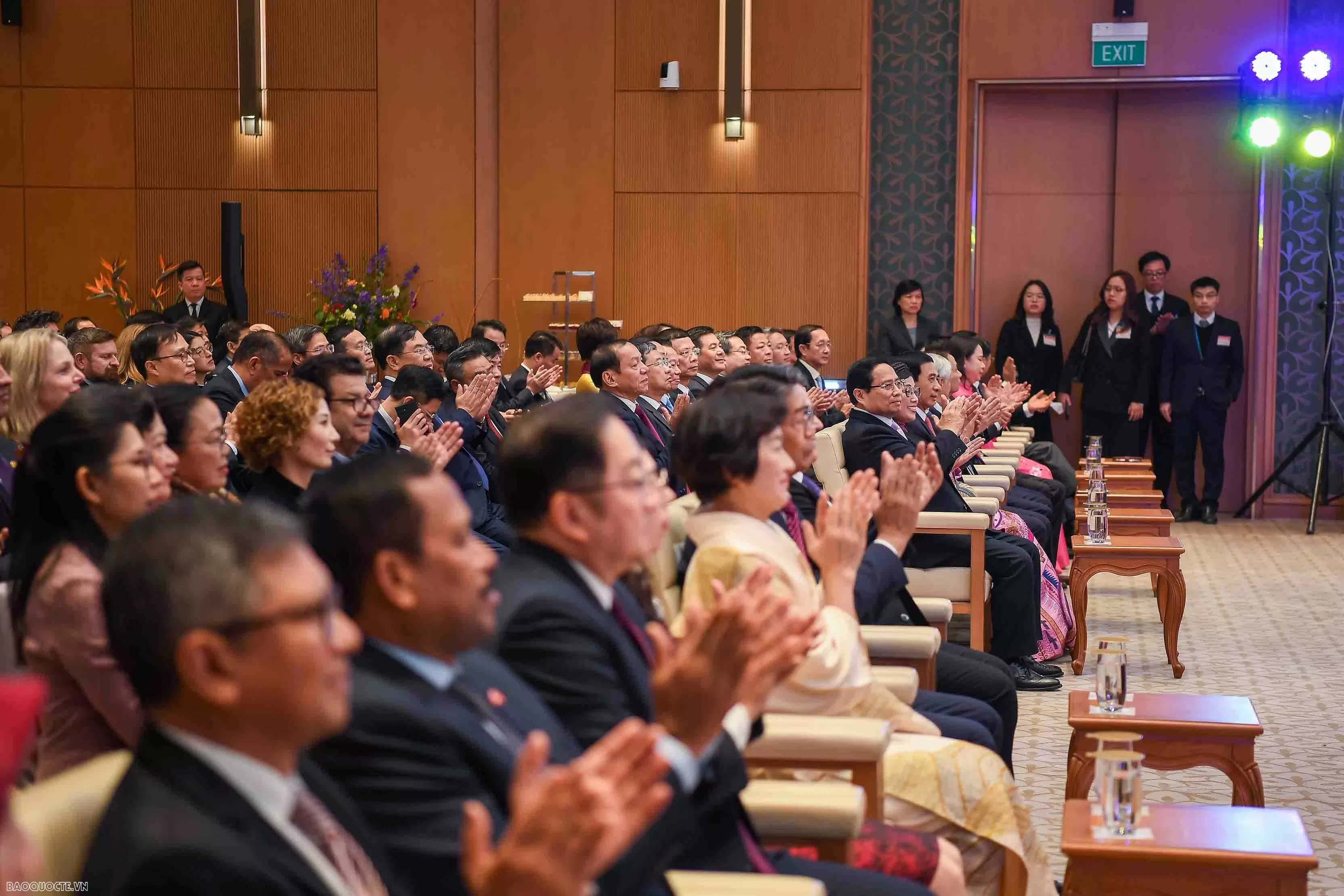 Thủ tướng Phạm Minh Chính và Phu nhân mời bạn bè quốc tế thưởng thức bánh chưng nhân dịp Tết cổ truyền