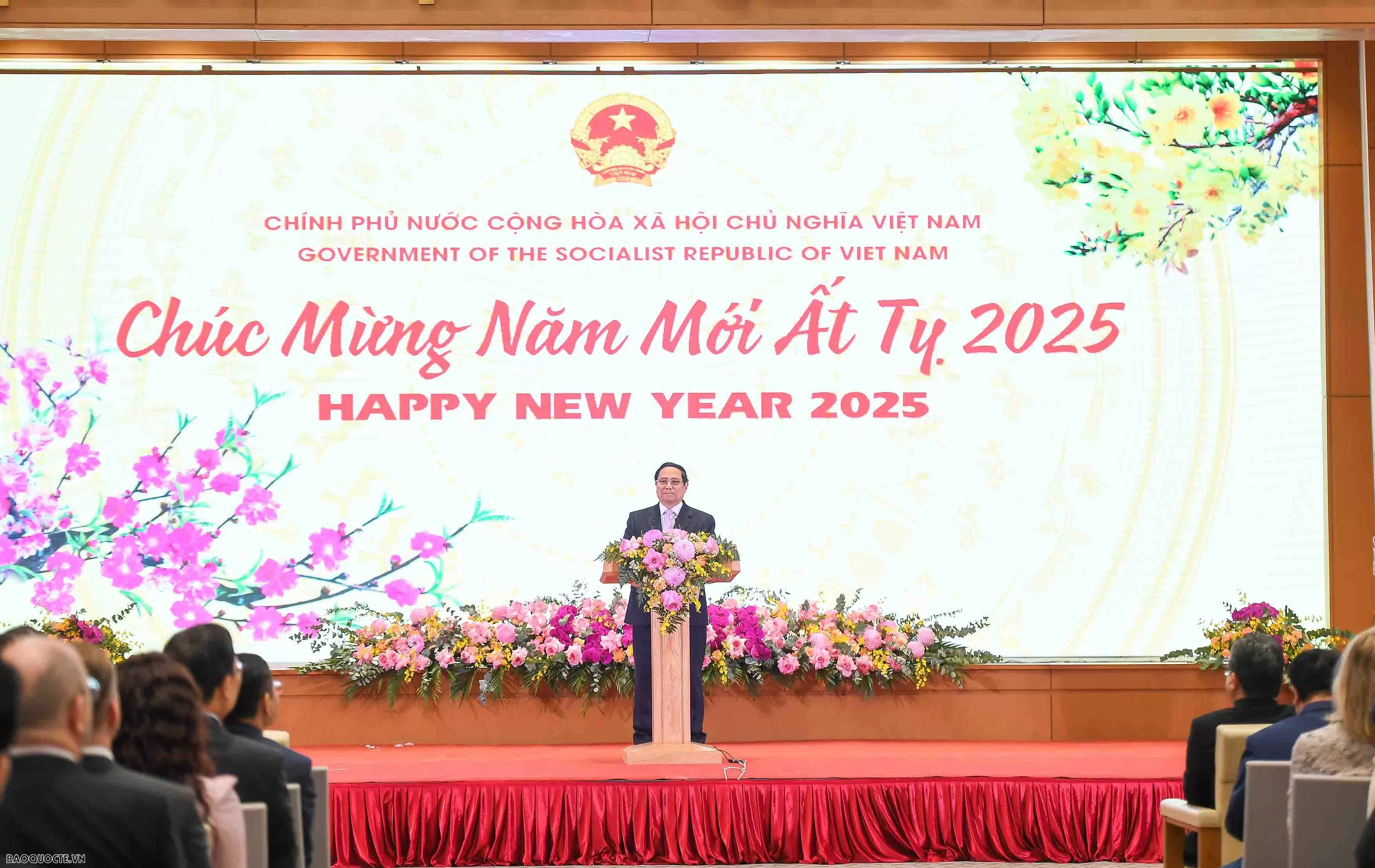 Thủ tướng Phạm Minh Chính và Phu nhân mời bạn bè quốc tế thưởng thức bánh chưng nhân dịp Tết cổ truyền