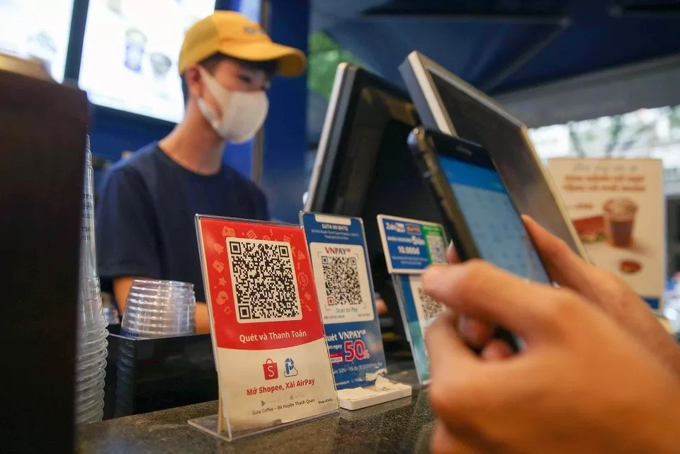 55,7% nhóm nhà bán hàng tăng trưởng doanh thu đang áp dụng mô hình đa kênh Bức tranh kinh doanh bán lẻ năm 2024: Bán hàng đa kênh 'lên ngôi'
