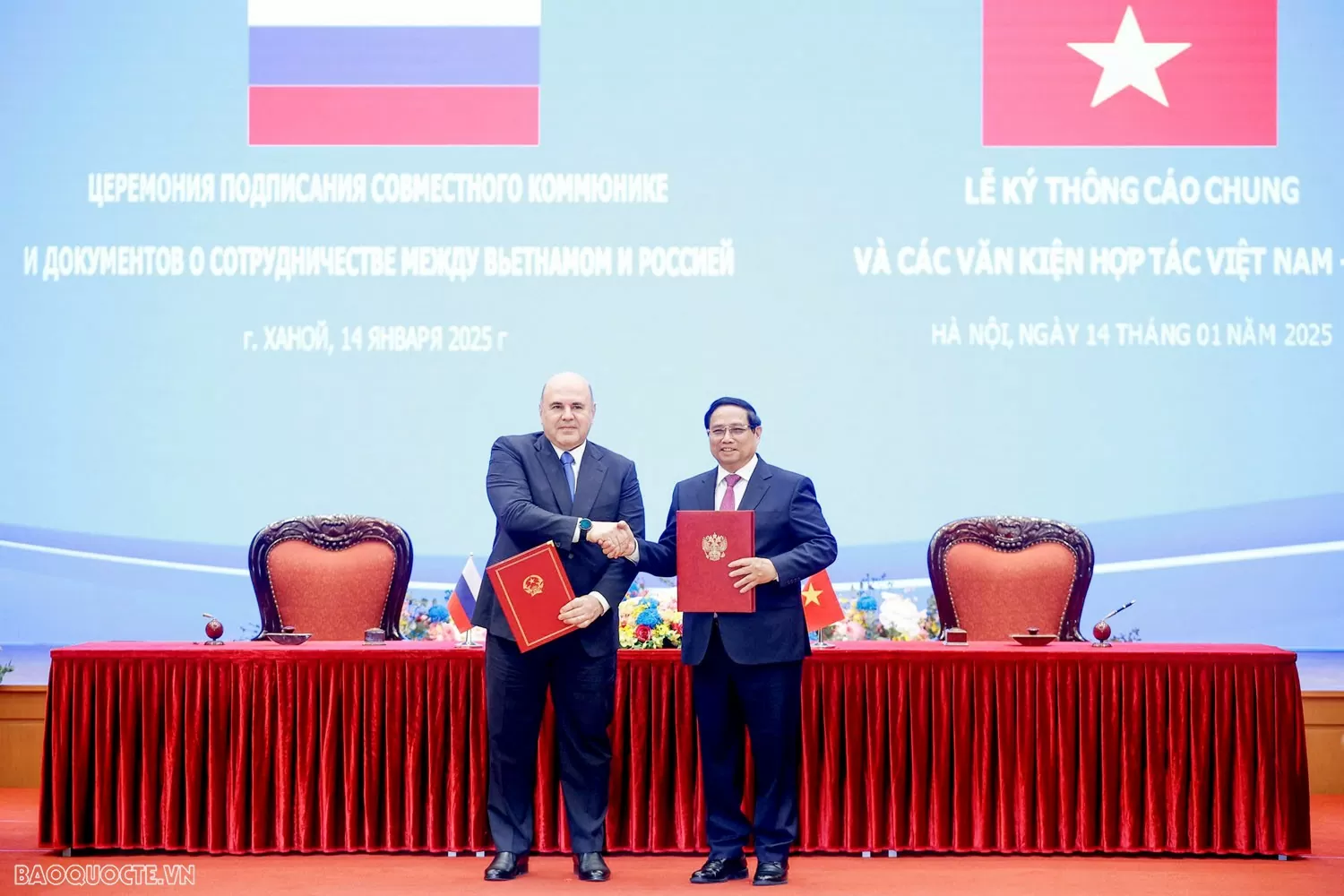 Vietnam, Russia Prime Ministers hold talks, agree on major orientations for bilateral ties