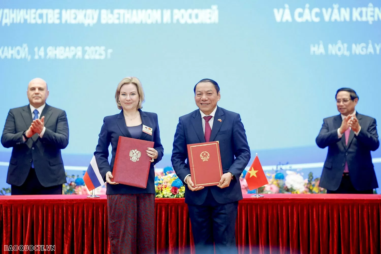 Vietnam, Russia Prime Ministers hold talks, agree on major orientations for bilateral ties