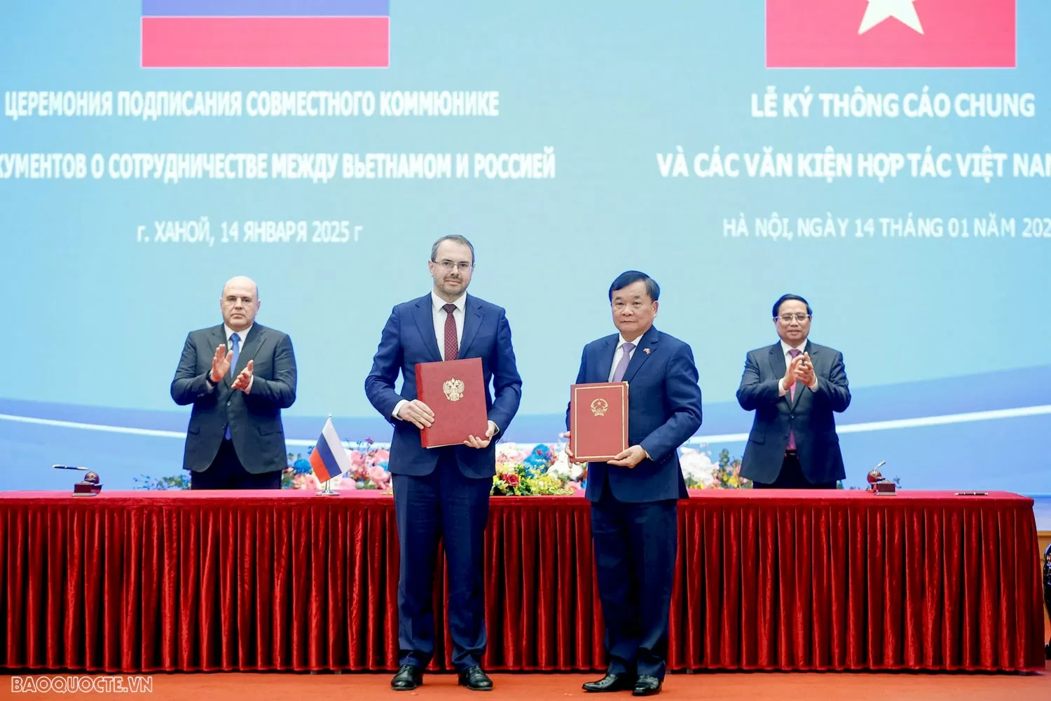 Vietnam, Russia Prime Ministers hold talks, agree on major orientations for bilateral ties