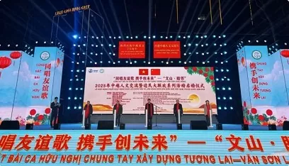 Exchange festival between Vietnamese, Chinese border residents held