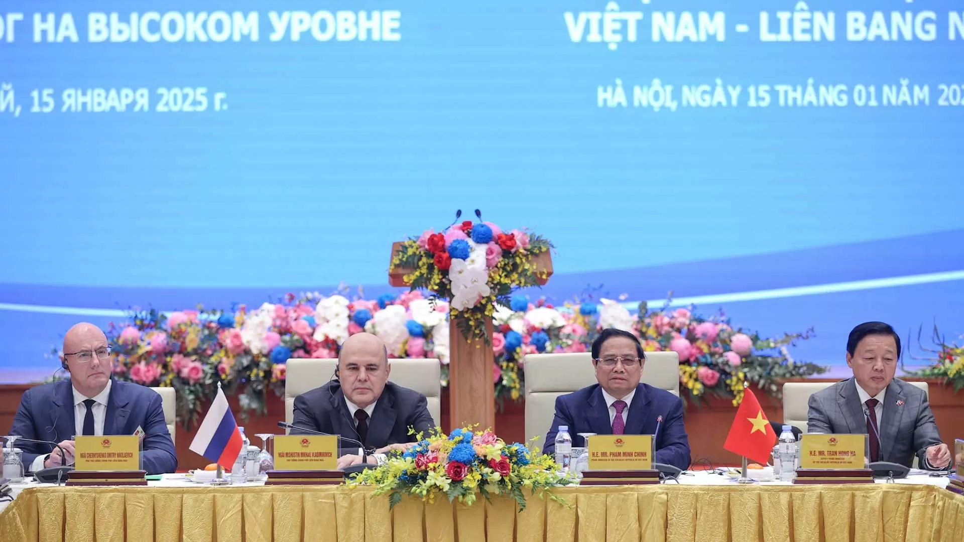 Vietnam, Russia Prime Ministers attend high-level business dialogue facilitating partnerships