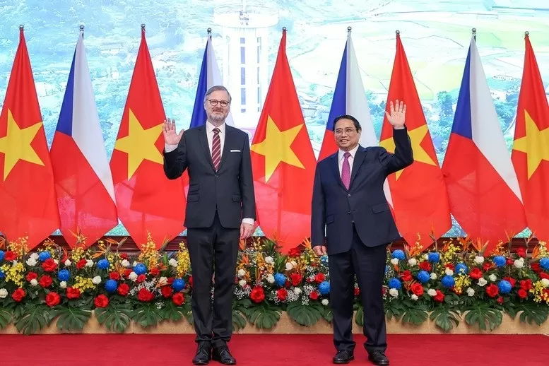 Đại sứ Dương Hoài Nam: Tầm cao mới, cơ hội mới cho quan hệ Việt Nam-Cộng hòa Czech Đại sứ Dương Hoài Nam: Tầm cao mới, cơ hội mới cho quan hệ Việt Nam-Cộng hòa Czech