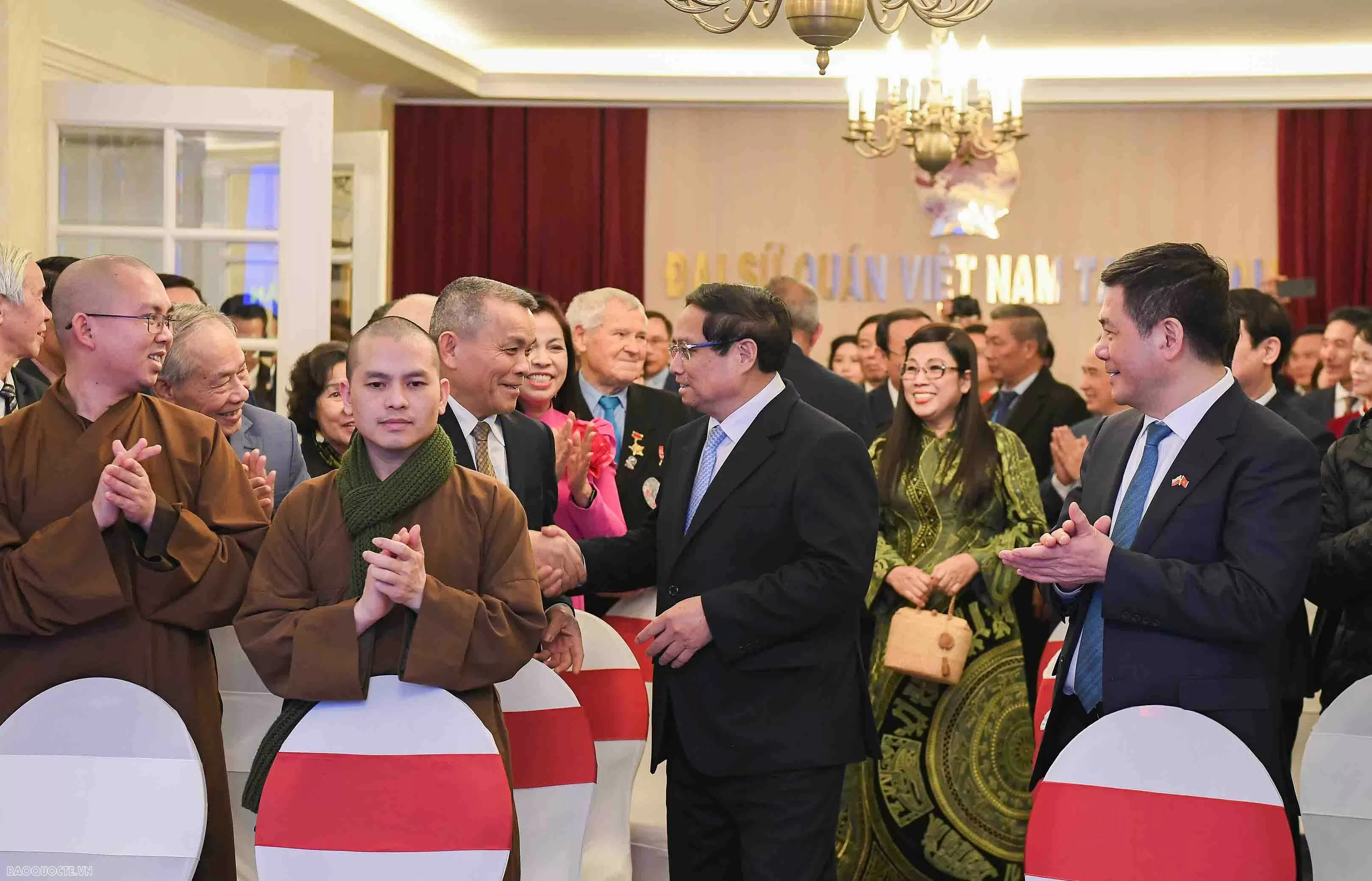 Prime Minister Pham Minh Chinh meets with Vietnamese community in Poland