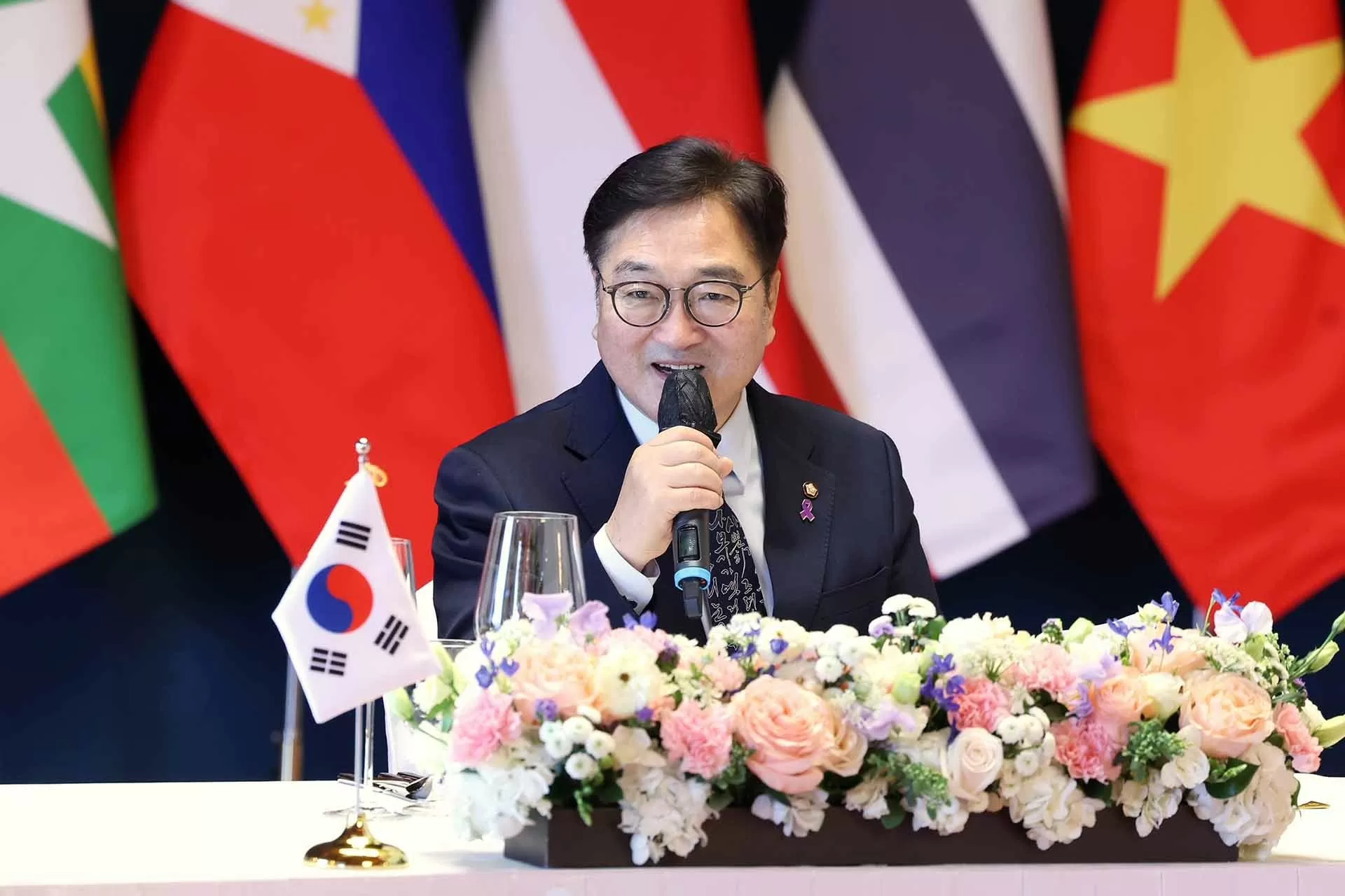 Hàn Quốc luôn nhất quán duy trì chính sách ngoại giao coi trọng ASEAN Hàn Quốc luôn nhất quán duy trì chính sách ngoại giao coi trọng ASEAN