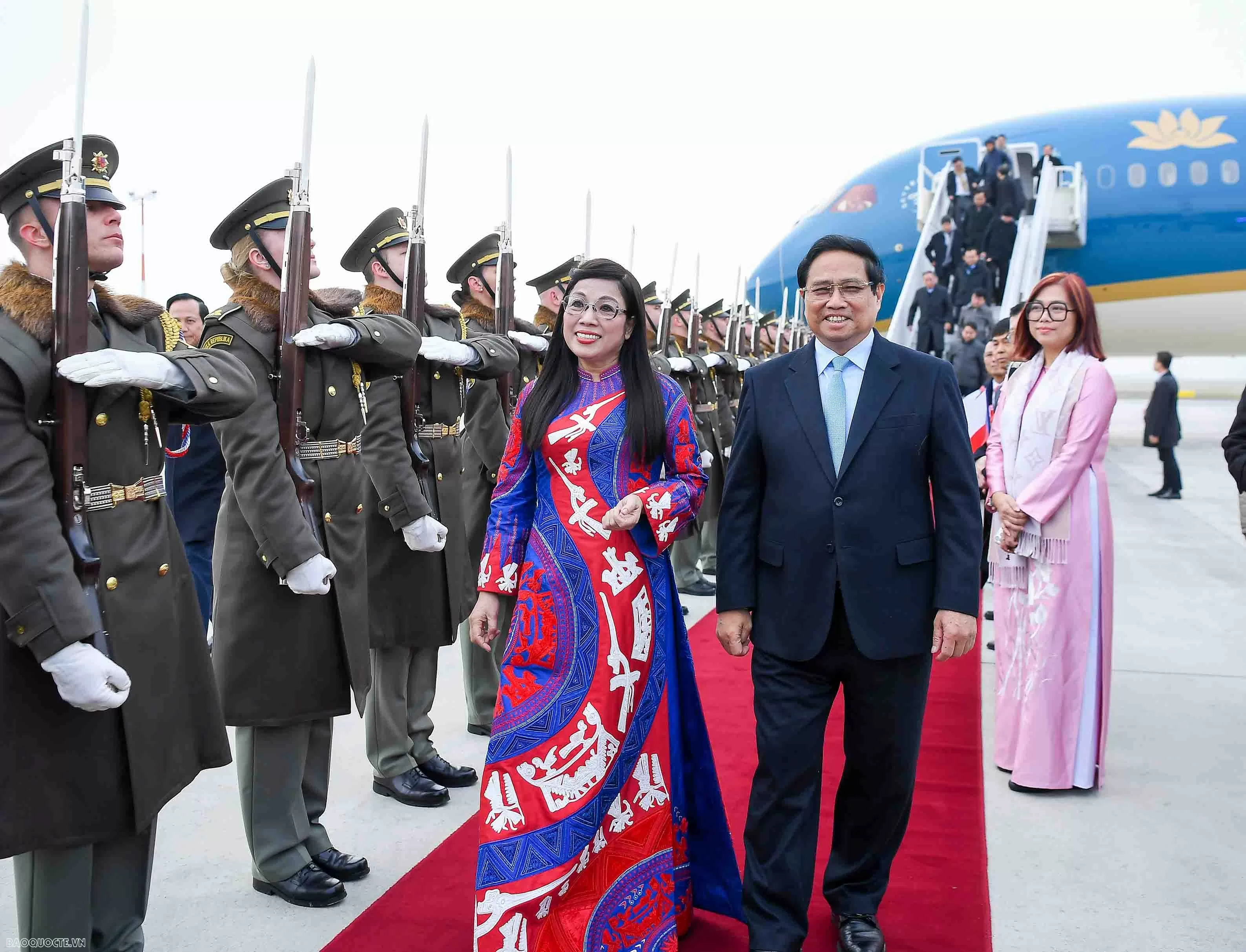PM Pham Minh Chinh arrives in Prague, beginning official visit to Czech Republic