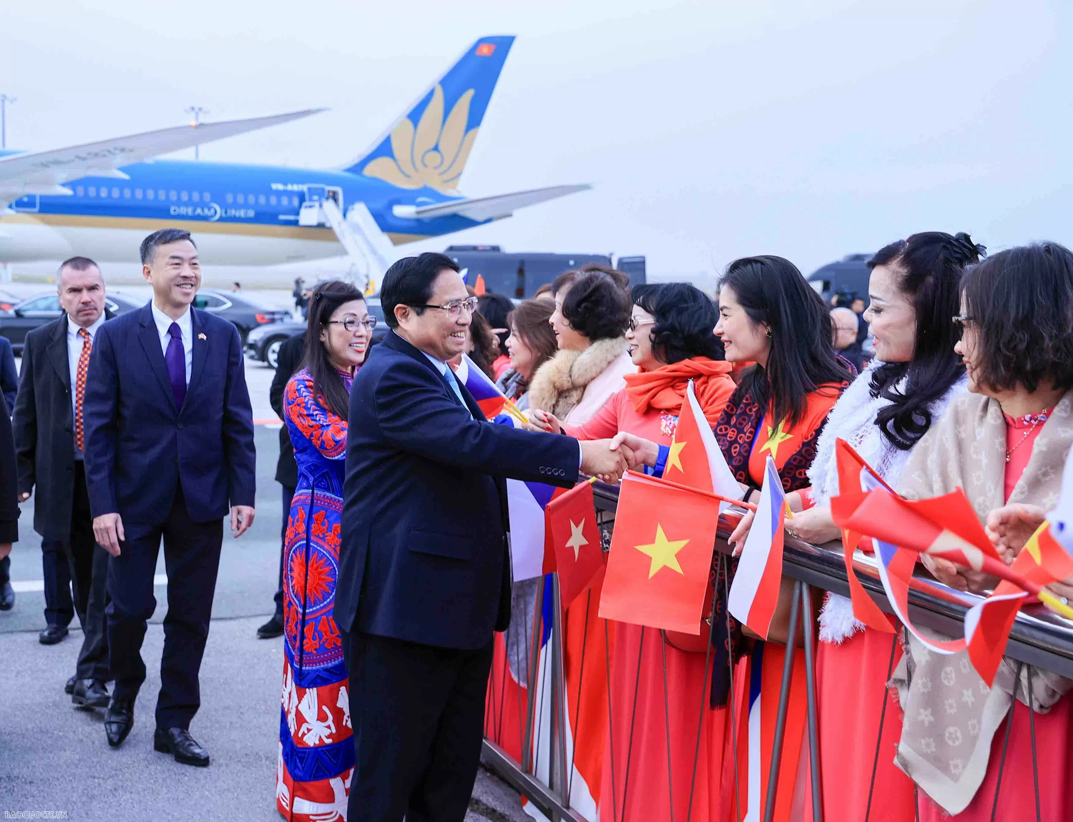 PM Pham Minh Chinh arrives in Prague, beginning official visit to Czech Republic