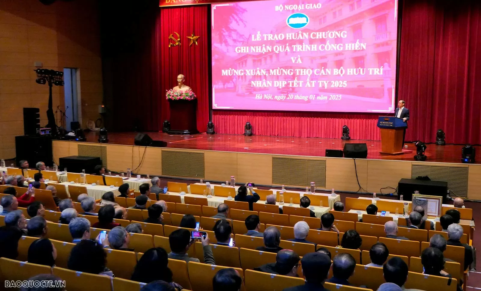 Bộ Ngoại giao gặp mặt, mừng thọ, mừng Xuân cán bộ hưu trí Xuân Ất Tỵ 2025