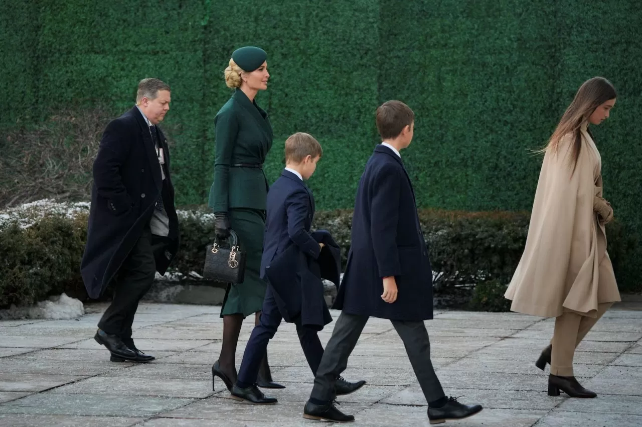 Ái nữ, quý tử nhà ông Donald Trump cùng xuất hiện tại một sự kiện trước lễ nhậm chức Tổng thống Mỹ Ái nữ, quý tử nhà ông Donald Trump cùng xuất hiện tại một sự kiện trước lễ nhậm chức Tổng thống Mỹ