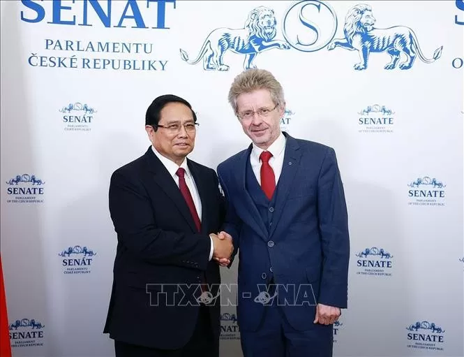 Prime Minister Pham Minh Chinh meets Czech Senate President in Prague