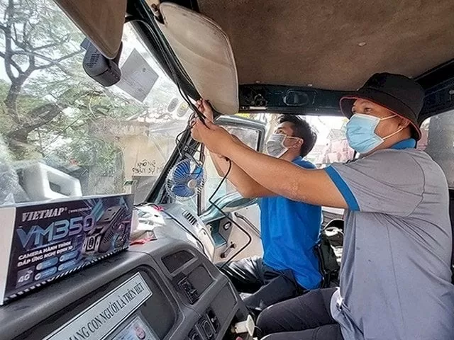 Quy định lái xe ô tô liên tục 4 tiếng phải dừng nghỉ chỉ áp dụng với tài xế lái xe nào? (Nguồn Internet) Quy định lái xe ô tô liên tục 4 tiếng phải dừng nghỉ chỉ áp dụng với tài xế lái xe nào? (Nguồn Internet)