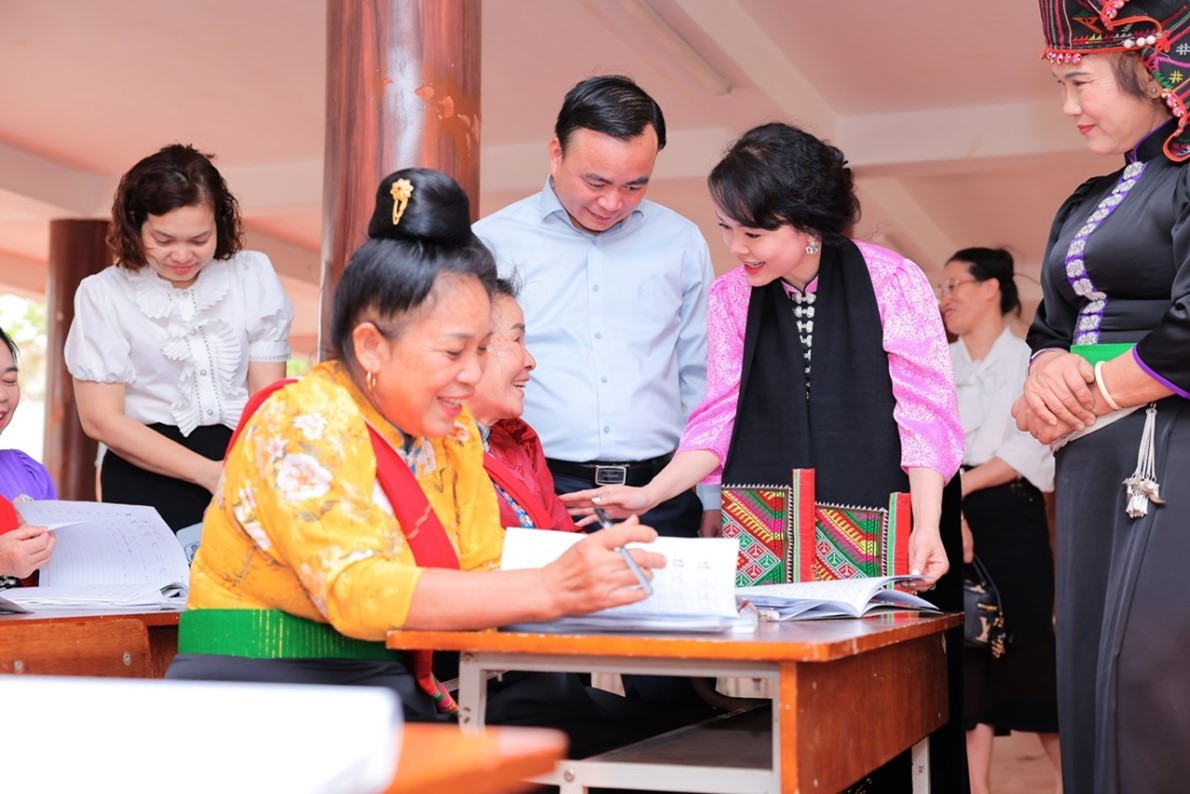 Lớp học tiếng Thái tại một NNTT trên địa bàn TP Sơn La