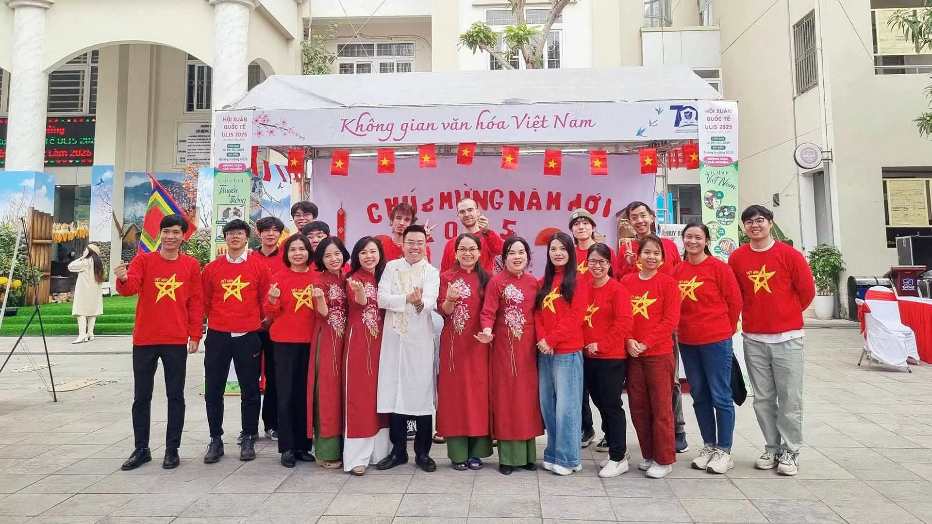Sinh viên quốc tế: ‘Phải lòng’ Tết Việt