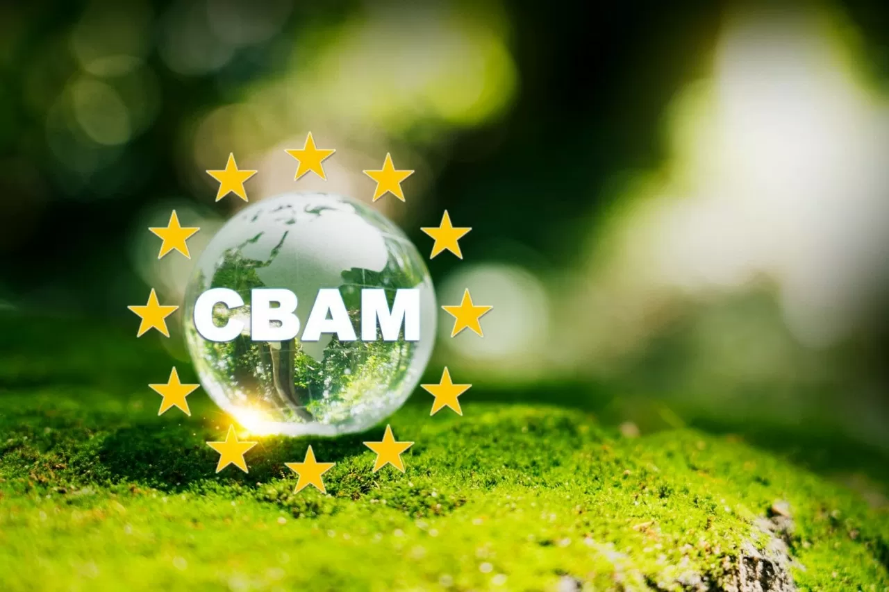 CBAM được EU đưa ra trong khuôn khổ cam kết giảm lượng khí thải carbon trên toàn thế giới và hiện thực hóa các mục tiêu của Hiệp định Paris về biến đổi khí hậu. (Nguồn: Shutterstock)