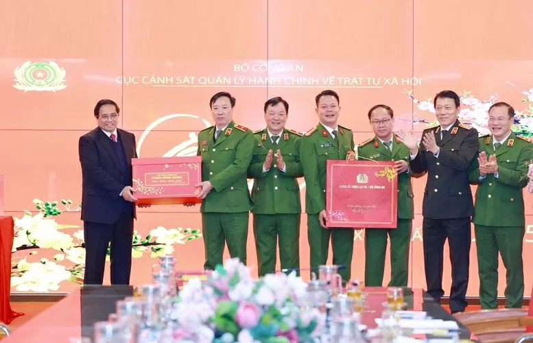 Thủ tướng Phạm Minh Chính chúc Tết, động viên lực lượng vũ trang ứng trực Tết