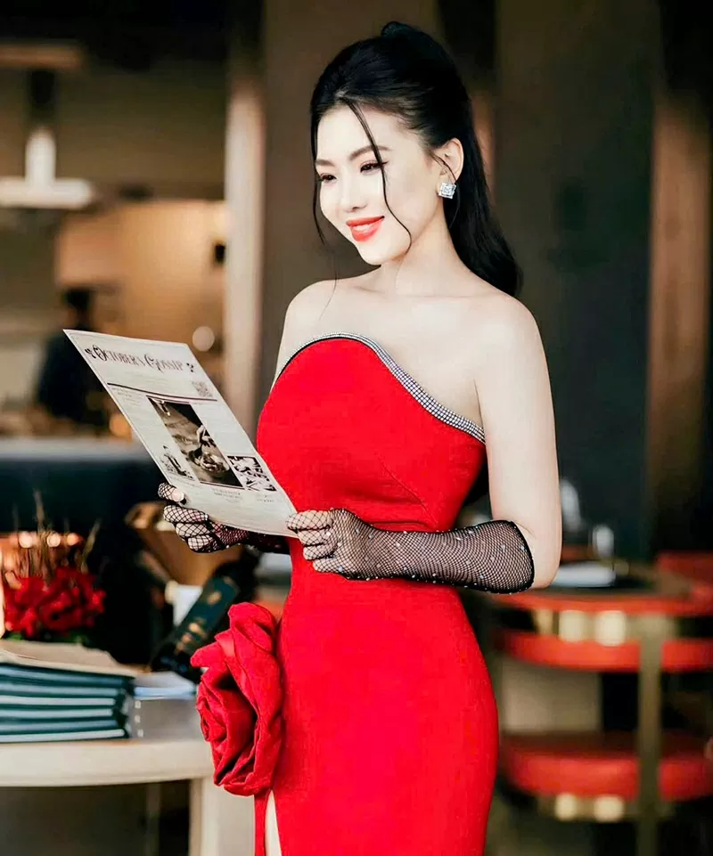 Doanh nhân Đinh Thị Ngọc Thơ - Chủ tịch MDG Holdings. Doanh nhân Đinh Thị Ngọc Thơ - Chủ tịch MDG Holdings.