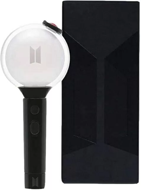 Lightstick: ‘Rắc rối’ của người hâm mộ K-Pop khi đi máy bay