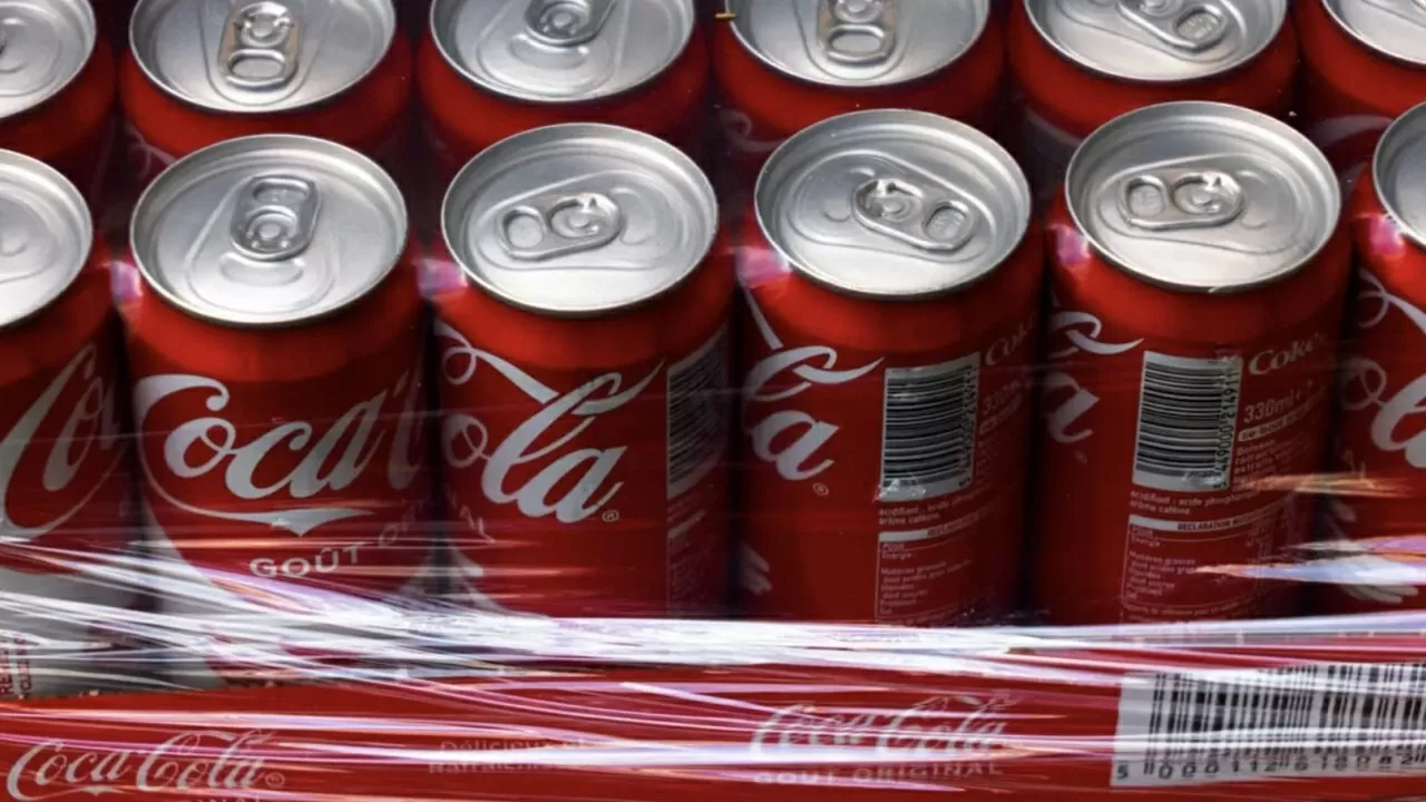 Hàng loạt sản phẩm tại châu Âu do nhiễm clo ở mức cao, Coca-Cola ra lệnh thu  hồi quy mô lớn