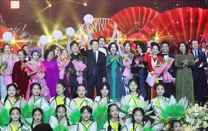 Overseas Vietnamese look towards homeland