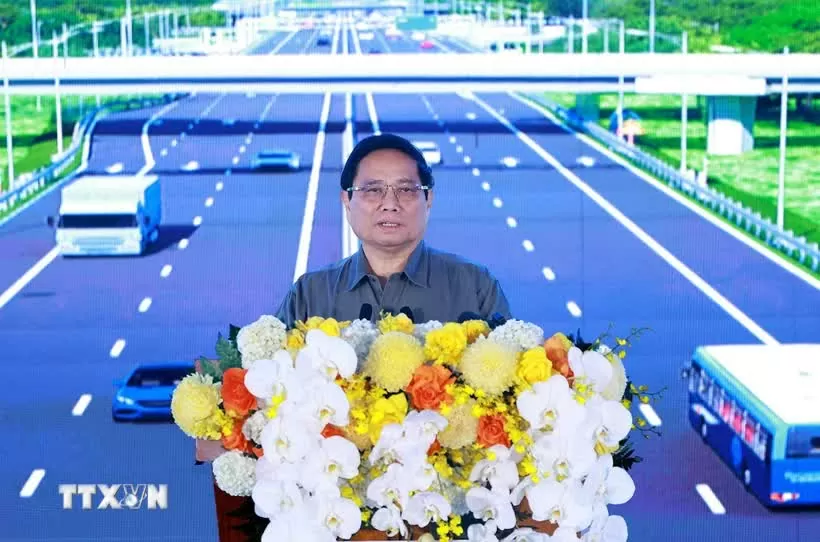 Thủ tướng Phạm Minh Chính phát biểu tại Lễ khởi công dự án cao tốc Thành phố Hồ Chí Minh-Thủ Dầu Một-Chơn Thành đoạn qua tỉnh Bình Dương.