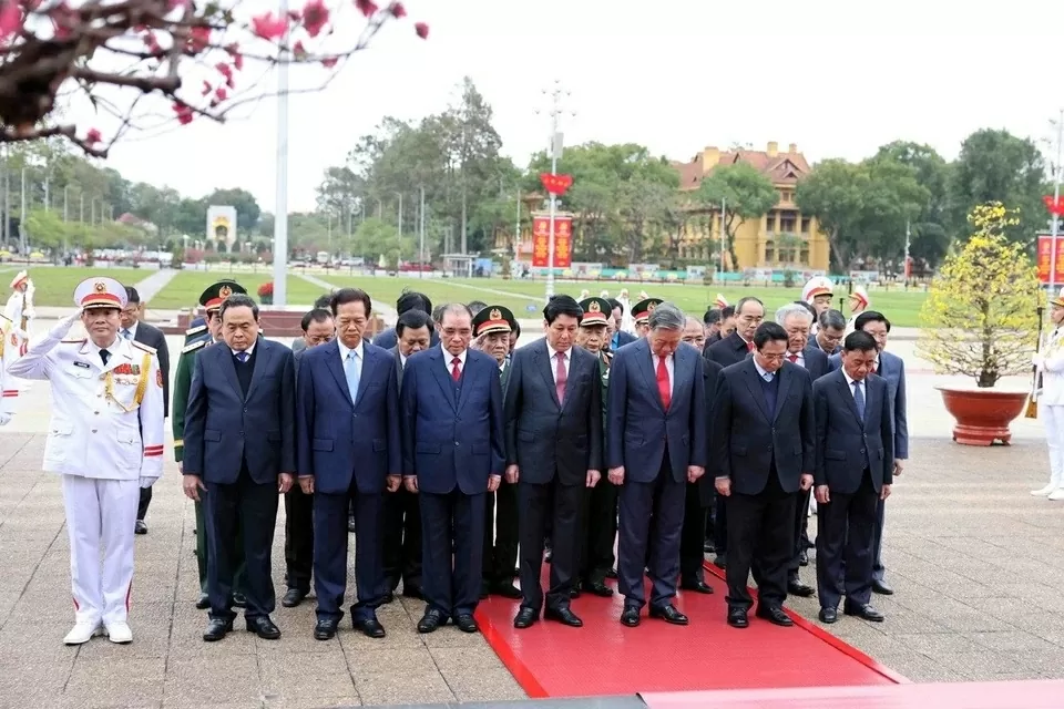 Party, State leaders pay tribute to President Ho Chi Minh on CPV’s founding anniversary