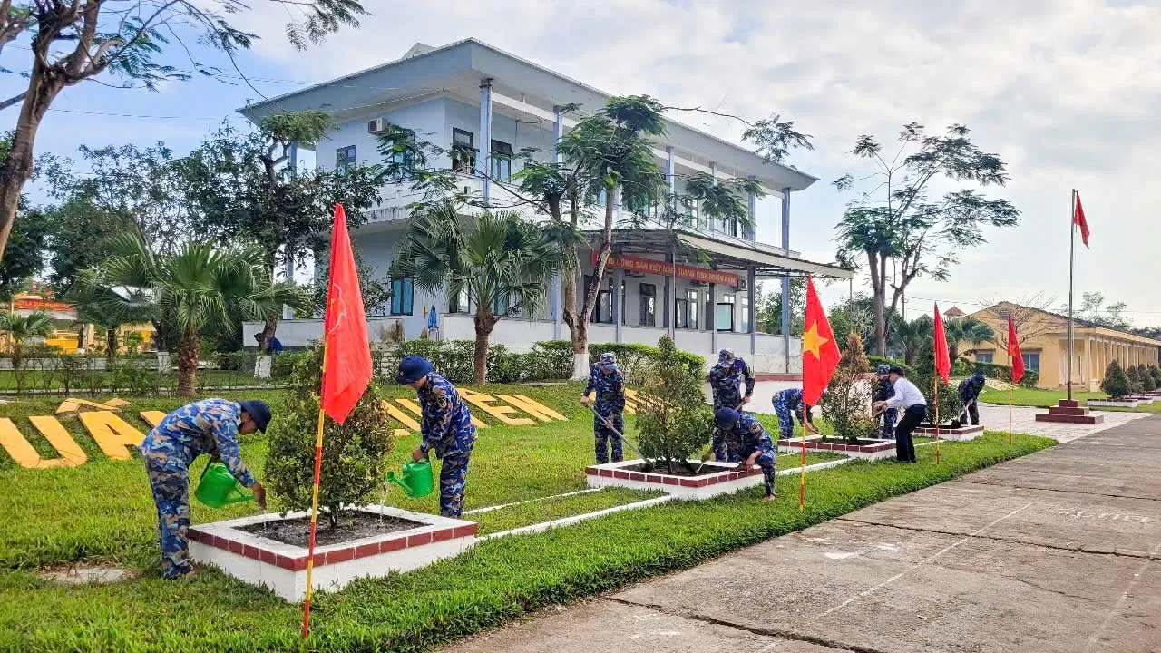 Cán bộ chiến sĩ Hải quân hưởng ứng Tết trồng cây đời đời nhớ ơn Bác Hồ Cán bộ chiến sĩ Hải quân hưởng ứng Tết trồng cây đời đời nhớ ơn Bác Hồ