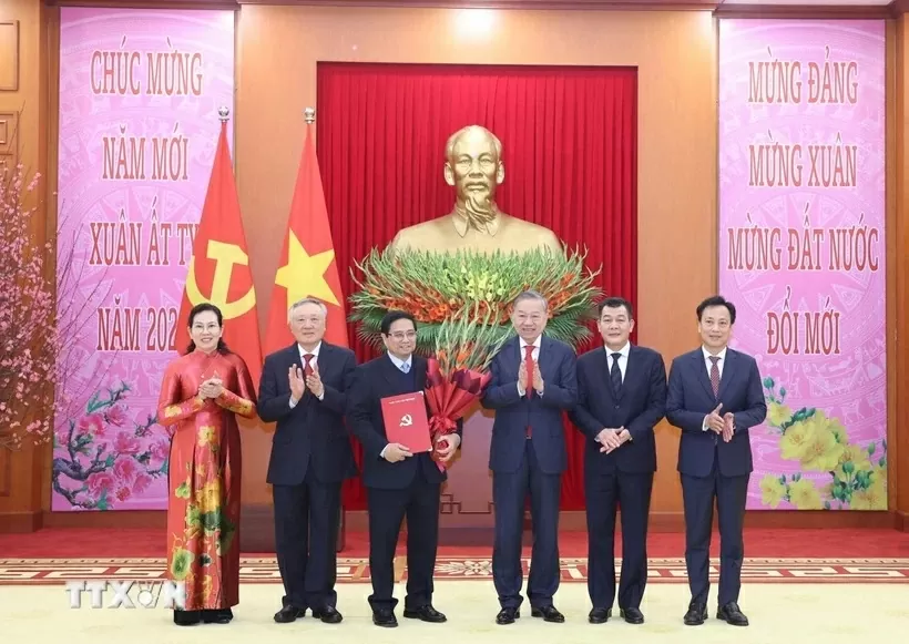 General Secretary To Lam announced Decisions on major restructuring of Central Party organisations