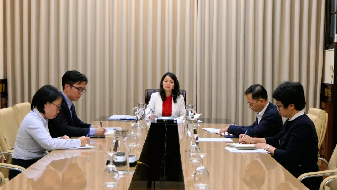 Thứ trưởng Nguyễn Minh Hằng khẳng định Việt Nam luôn coi trọng và mong muốn thúc đẩy quan hệ hữu nghị, hợp tác tốt đẹp với các nước bạn bè ở châu Phi, đặc biệt với các đối tác quan trọng, giàu tiềm năng như Kenya. (Ảnh: Thành Long) Thứ trưởng Nguyễn Minh Hằng khẳng định Việt Nam luôn coi trọng và mong muốn thúc đẩy quan hệ hữu nghị, hợp tác tốt đẹp với các nước bạn bè ở châu Phi, đặc biệt với các đối tác quan trọng, giàu tiềm năng như Kenya. (Ảnh: Thành Long)