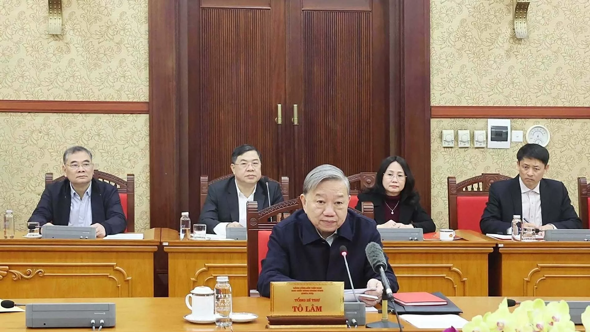 Tổng Bí thư Tô Lâm: Các cơ quan, đơn vị, địa phương bắt tay ngay vào công việc, không để xảy ra tình trạng ăn Tết kéo dài