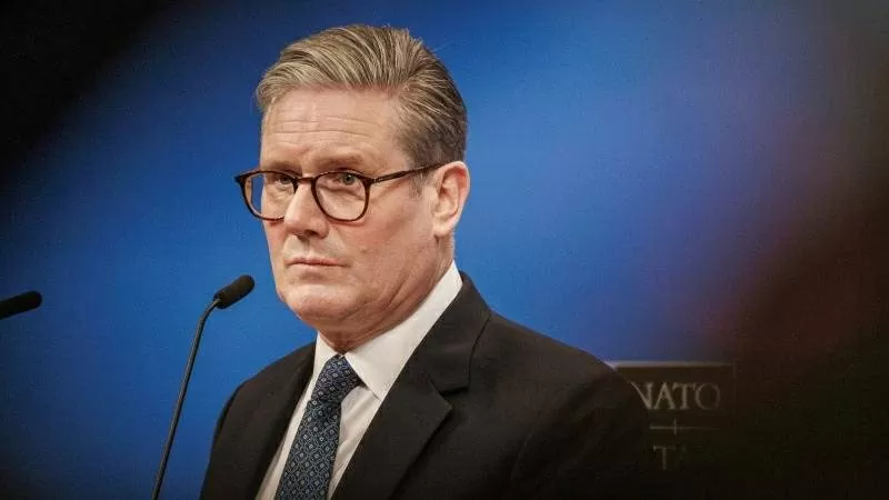 Thủ tướng Anh Keir Starmer từ chức: Khi chiến thắng áp đảo không đủ để giữ chân quyền lực