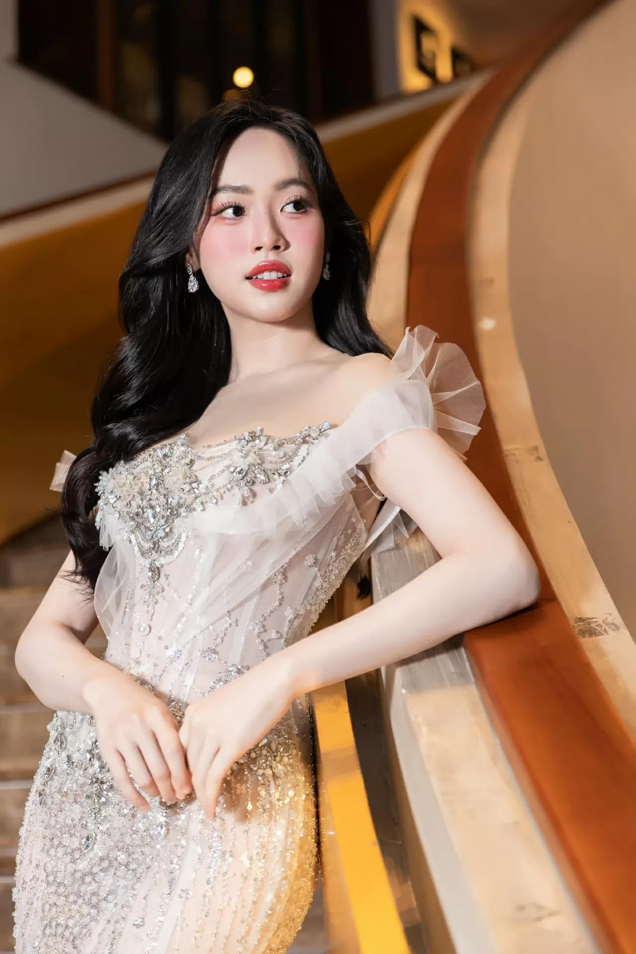 Á hậu Trịnh Thùy Linh