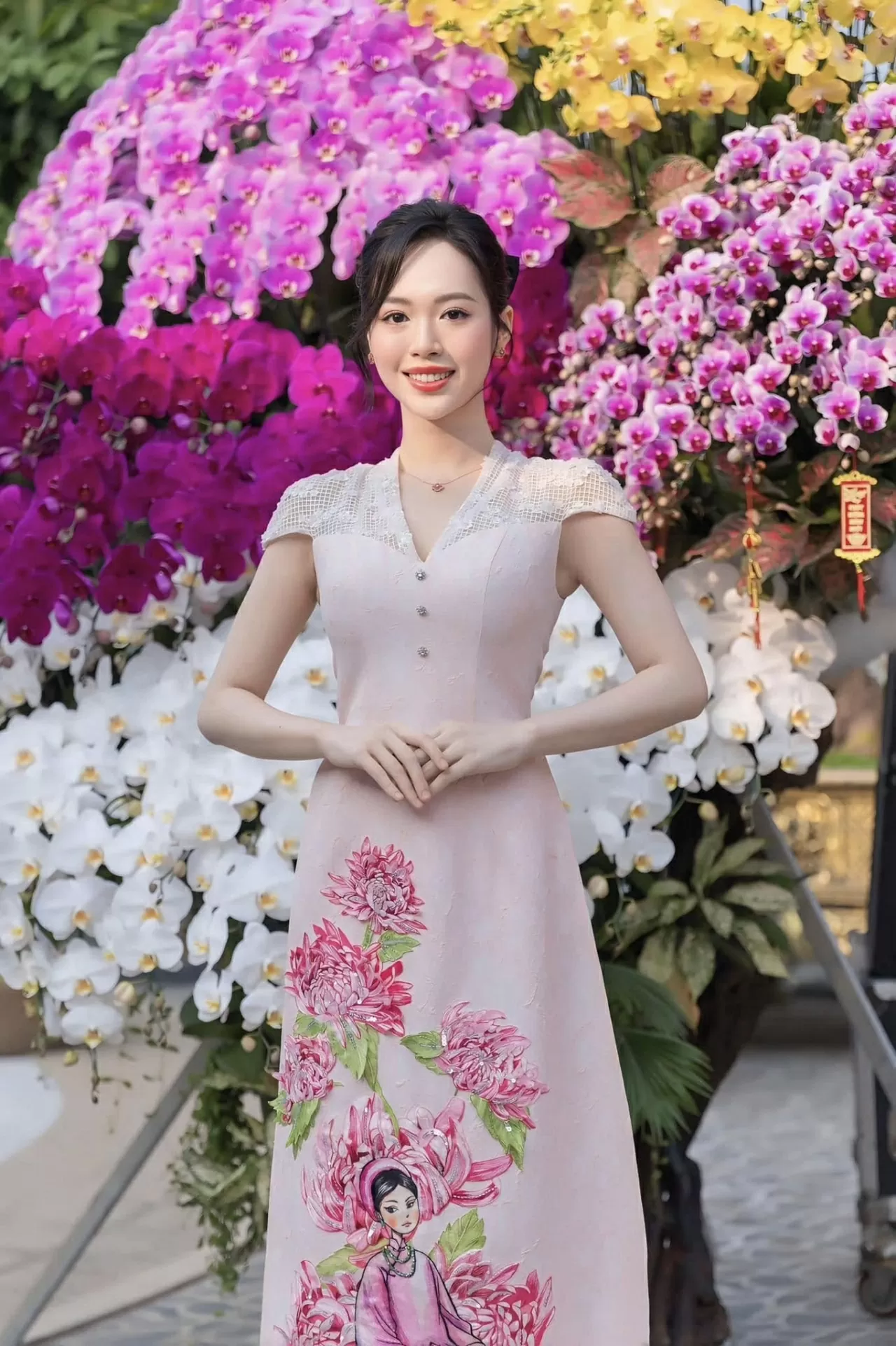 Á hậu Trịnh Thùy Linh