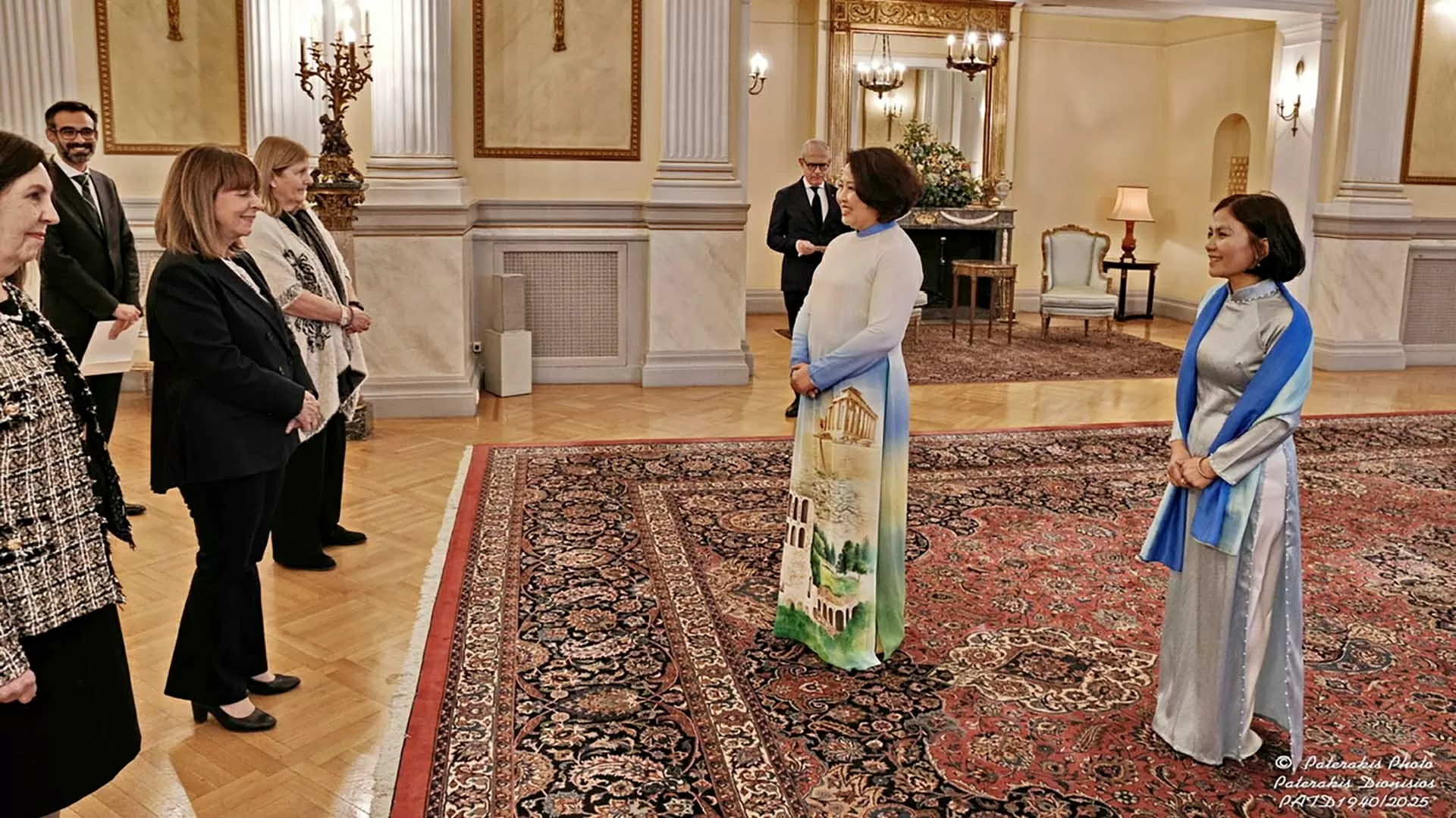 Đại sứ Phạm Thị Thu Hương trình Thư ủy nhiệm lên Tổng thống Hy Lạp Katerina Sakellaropoulou