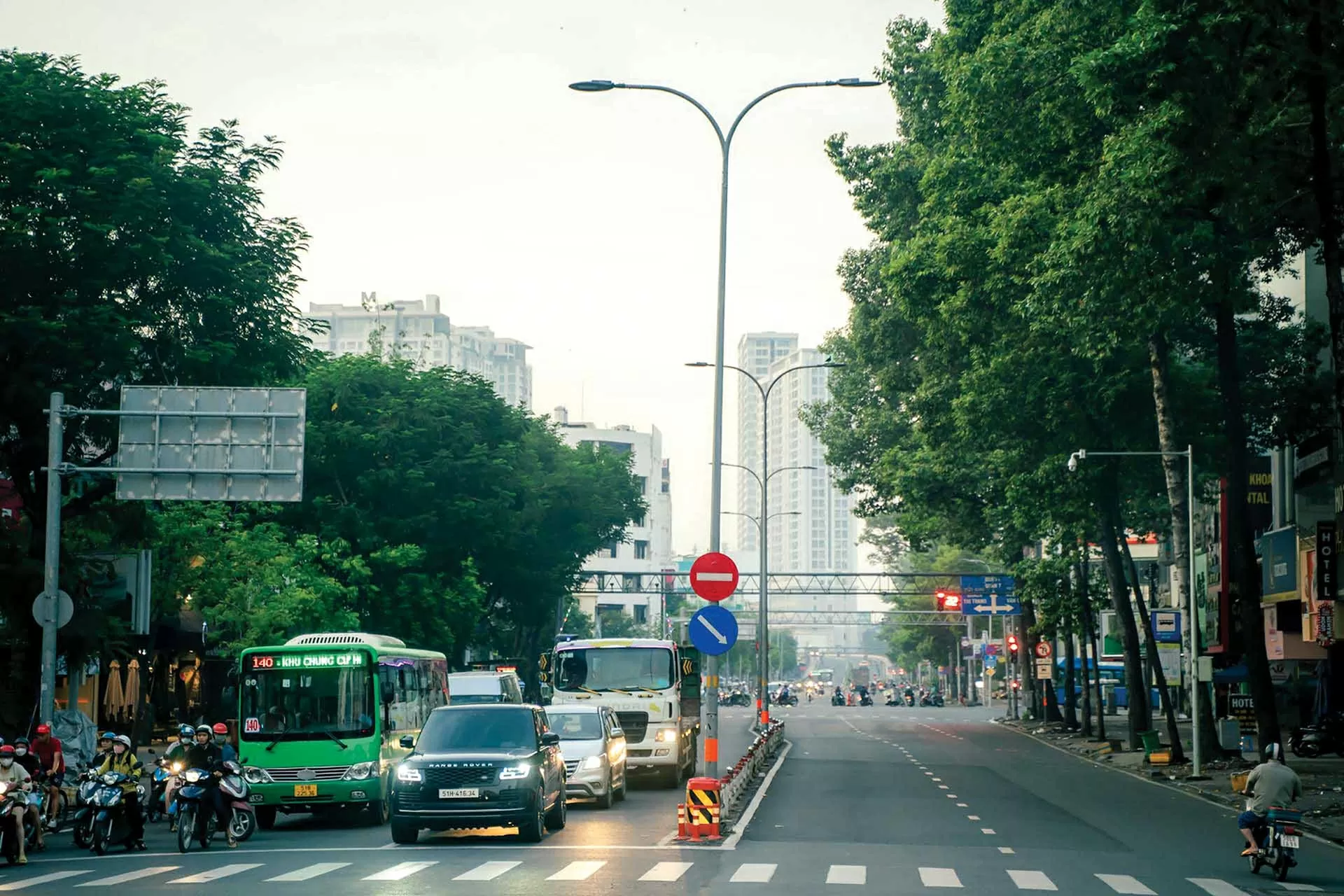Việc Việt Nam đầu tư về cơ sở hạ tầng và công nghiệp công nghệ cao; quá trình chuyển đổi số và công nghệ được triển khai mạnh mẽ trong cả bộ máy Nhà nước cũng như các đơn vị kinh tế… sẽ tạo động lực mới cho phát triển. (Nguồn: Pexels)