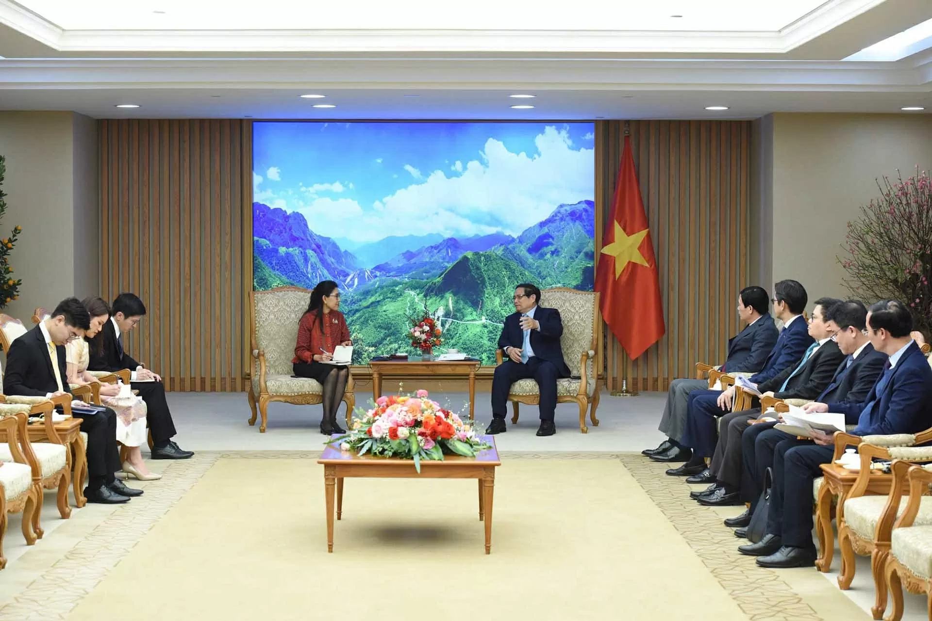 Thủ tướng Phạm Minh Chính tiếp Đại sứ Thái Lan tại Việt Nam Urawadee Sriphiromya. (Nguồn: VGP) Thủ tướng Phạm Minh Chính tiếp Đại sứ Thái Lan tại Việt Nam Urawadee Sriphiromya. (Nguồn: VGP)