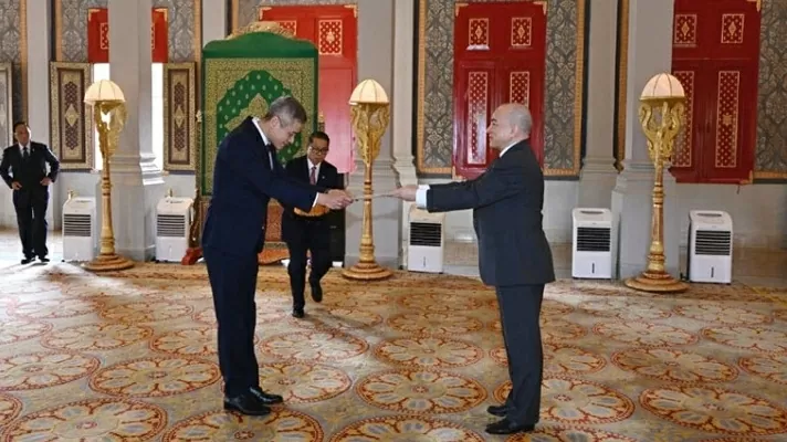 Đại sứ Nguyễn Minh Vũ trình Quốc thư lên Quốc vương Campuchia Norodom Sihamoni