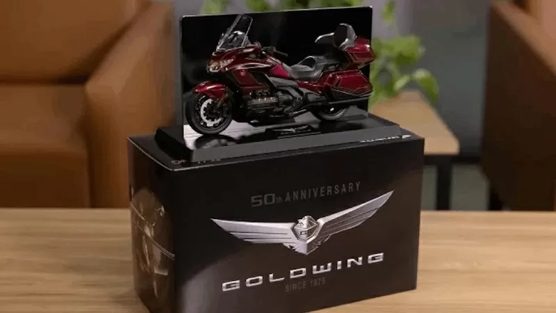Cận cảnh Honda Gold Wing phiên bản đặc biệt kỷ niệm 50 năm ra mắt Cận cảnh Honda Gold Wing phiên bản đặc biệt kỷ niệm 50 năm ra mắt