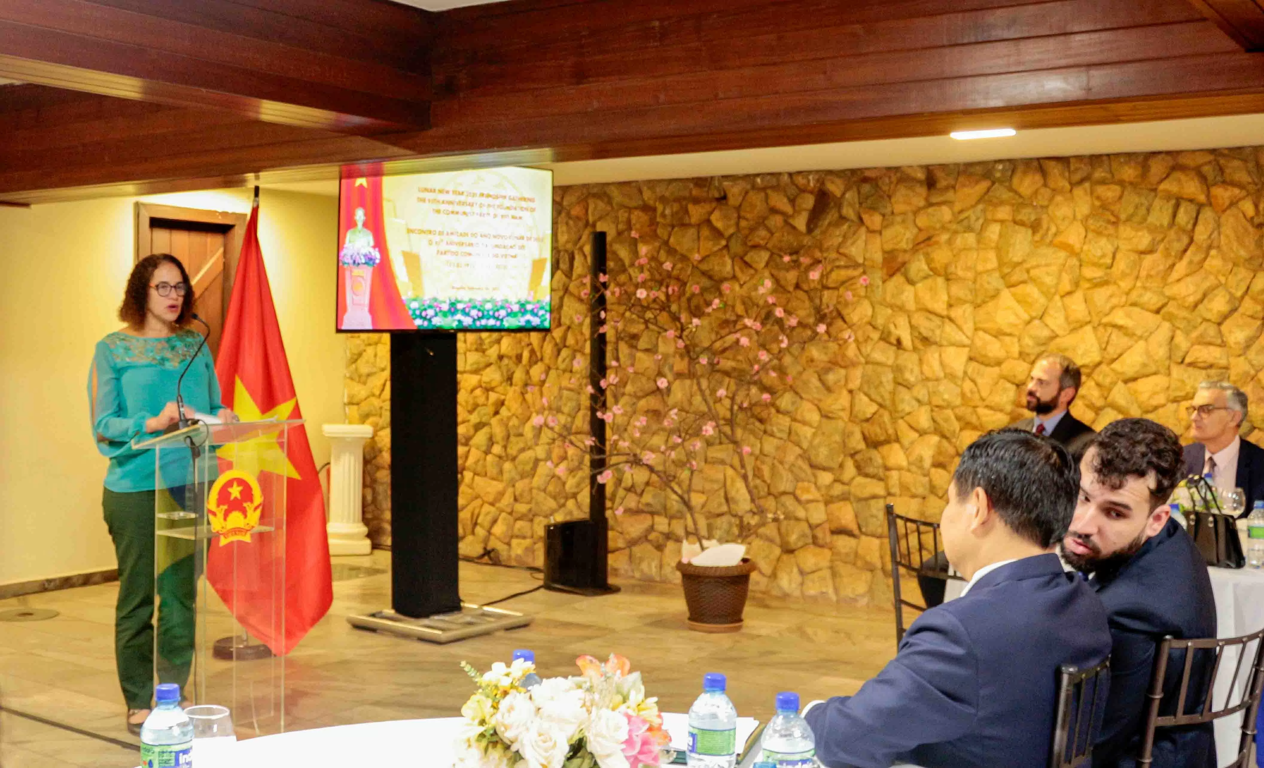 Gặp gỡ hữu nghị đầu Xuân và kỷ niệm 95 năm thành lập Đảng Cộng sản Việt Nam tại Brazil