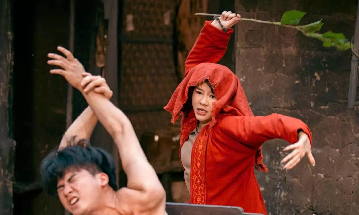 Hoàng Kim Ngọc đảm nhận vai cô đồng Liễu. Ảnh: NSX Hoàng Kim Ngọc đảm nhận vai cô đồng Liễu. Ảnh: NSX