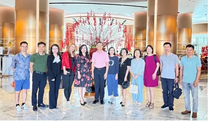 Thứ trưởng Ngoại giao gặp gỡ kiều bào là chuyên gia, trí thức, học giả người Việt Nam tại Singapore Thứ trưởng Ngoại giao gặp gỡ kiều bào là chuyên gia, trí thức, học giả người Việt Nam tại Singapore