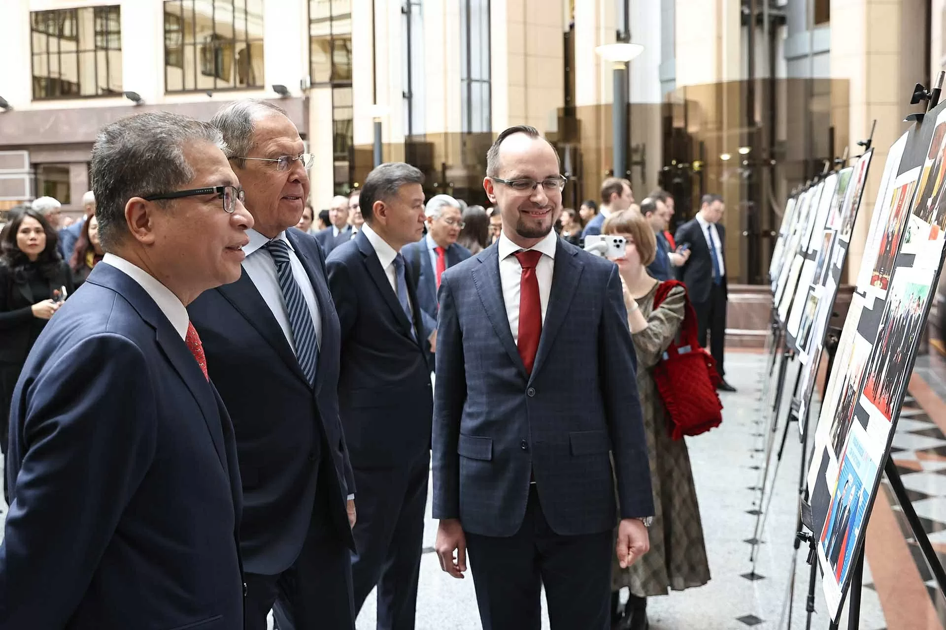 Vietnam-Russia friendship overcomes test of time: Russian FM at 75th Anniversary Exhibition