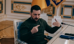 Tổng thống Ukraine tung lợi ích béo bở níu chân Mỹ, tuyên bố có thể 'đổi lãnh thổ lấy lãnh thổ', lòng tin vào châu Âu sâu đến đâu?