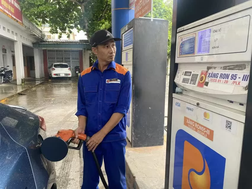 Giá xăng dầu hôm nay 13/2: