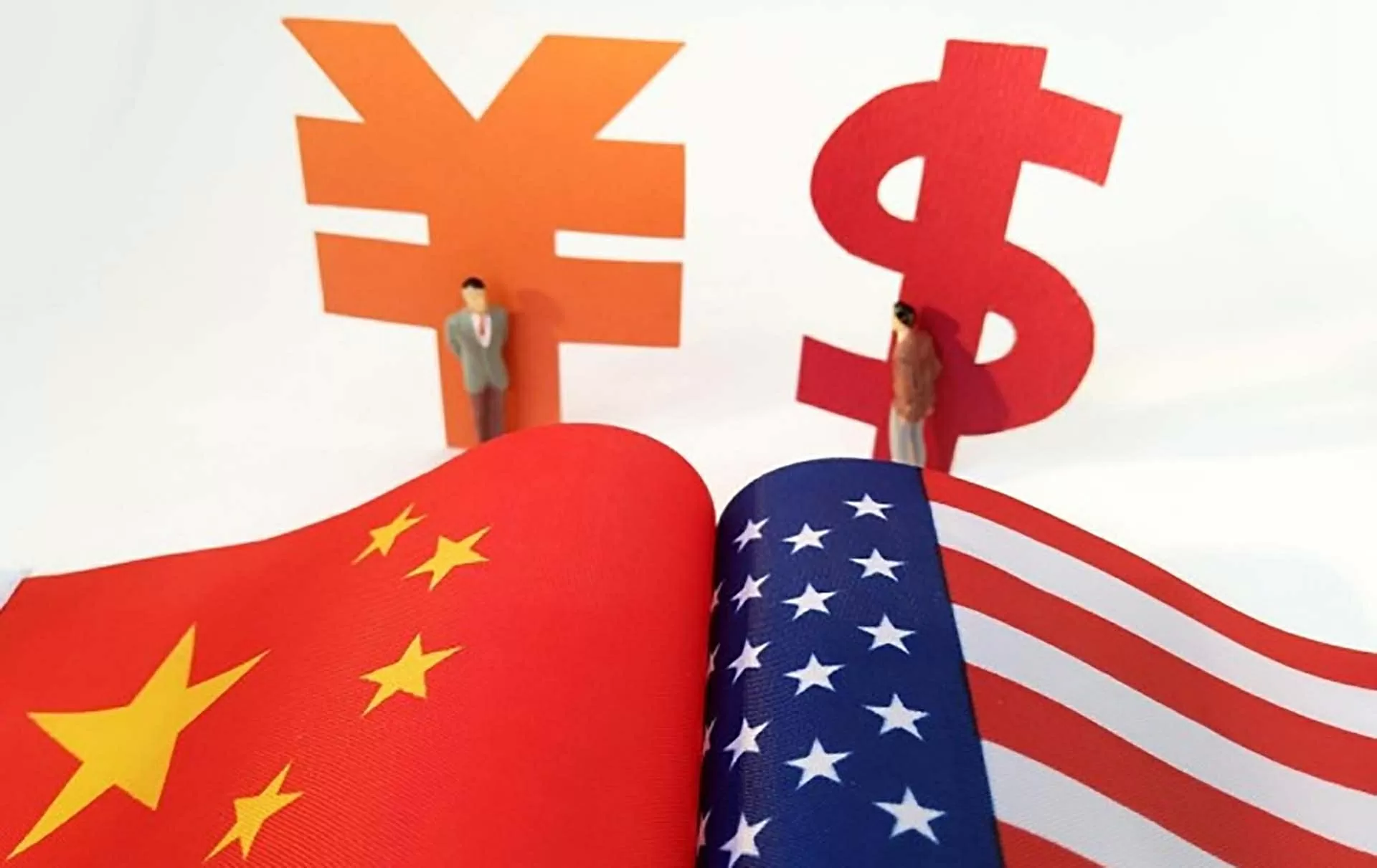 Căng thẳng thương mại Mỹ-Trung Quốc: Tổng thống Trump bất ngờ 'xuống nước', ca ngợi mối quan hệ với Chủ tịch Tập Cận Bình